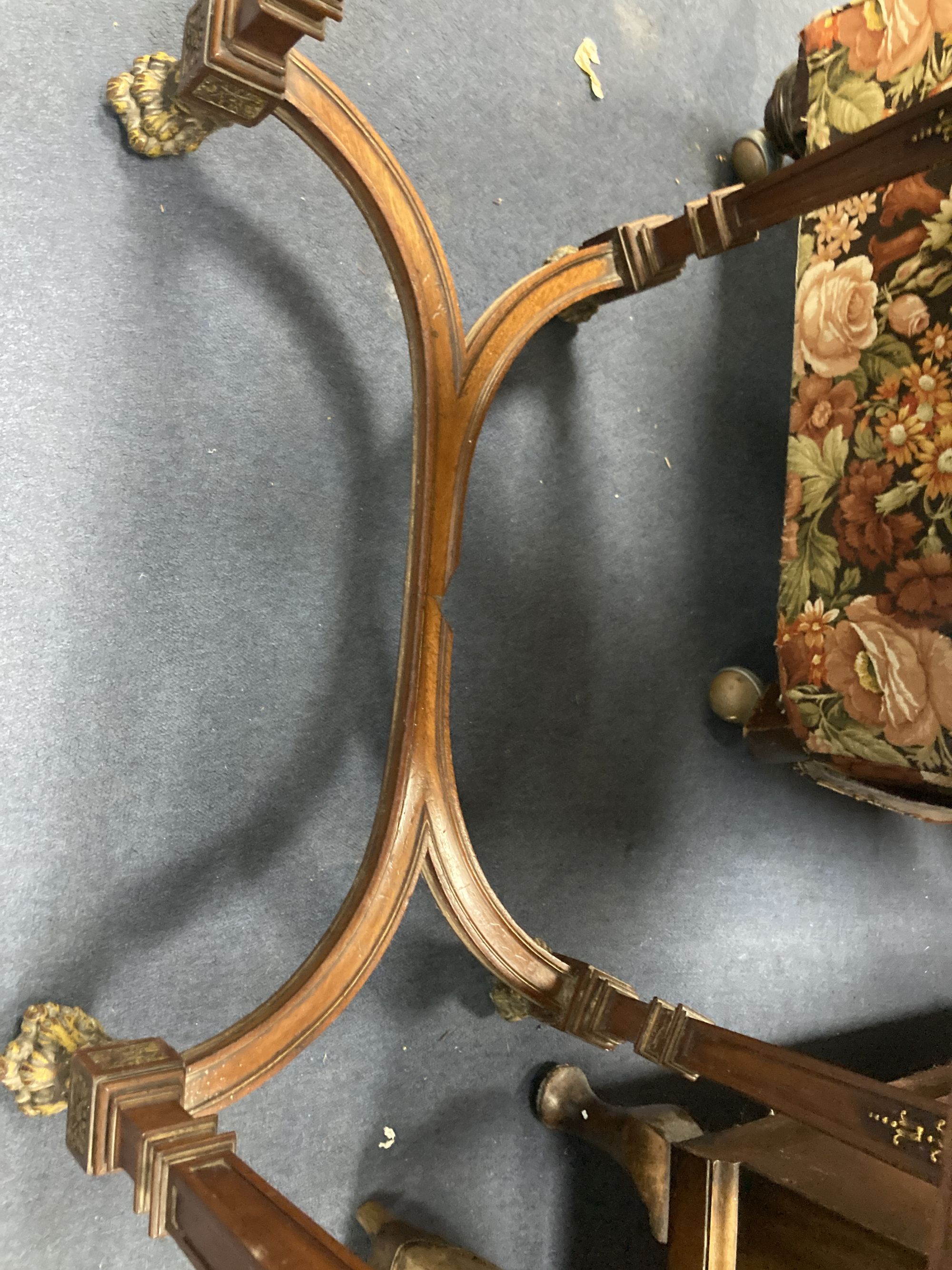 A late 19th century Dutch mahogany and floral marquetry kidney topped writing table, width 98cm, depth 56cm, height 74cm